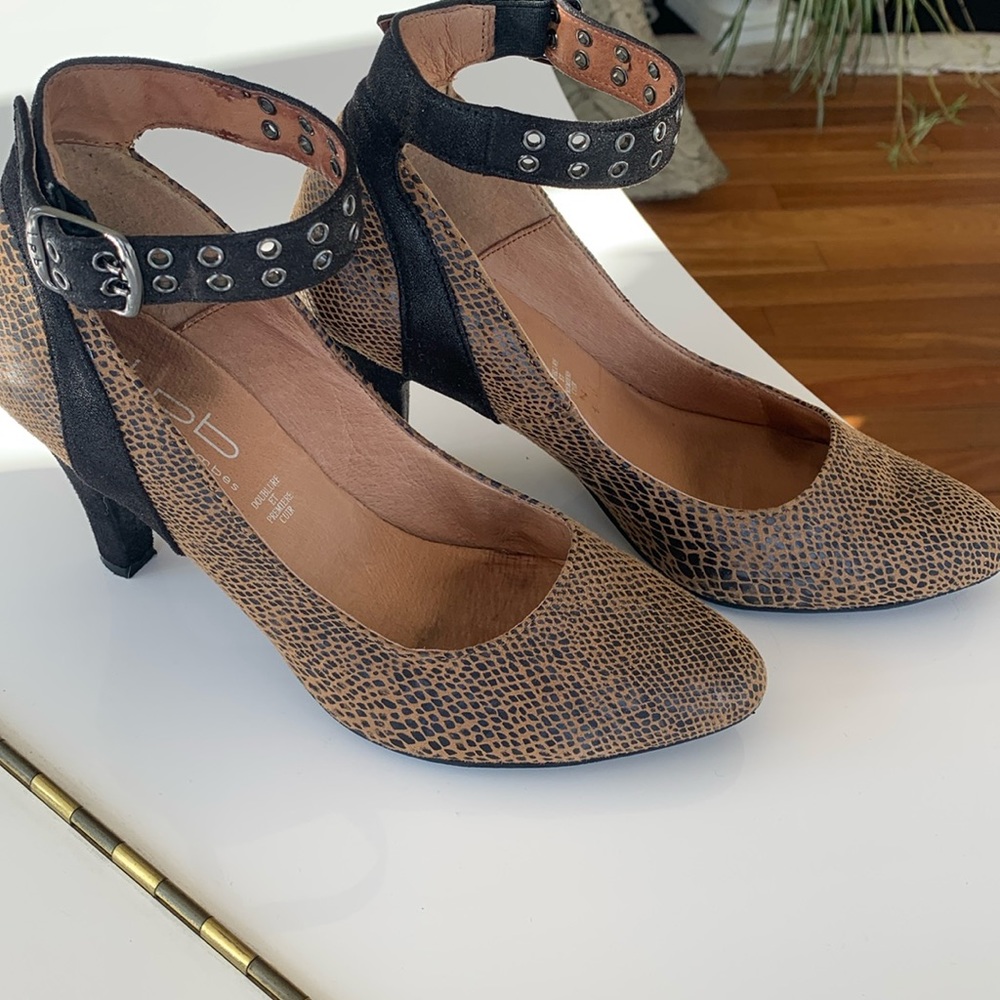 Beautiful 2 tone shoe